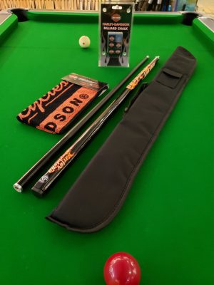 HARLEY DAVIDSON centre jointed GRAPHITE FLAMES cue and case gift set with cue towel and chalks